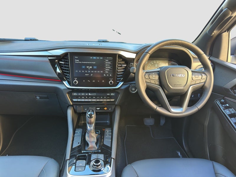 2026 Isuzu MU-X X-T 3.0D 4WD - DOLOMITE WHITE image 3
