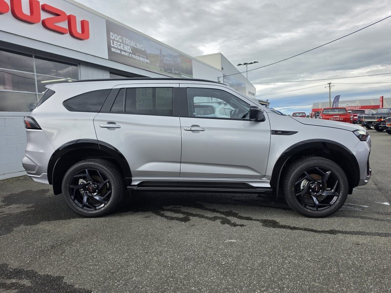 2026 Isuzu MU-X X-Terrain 3.0D 4WD image 3