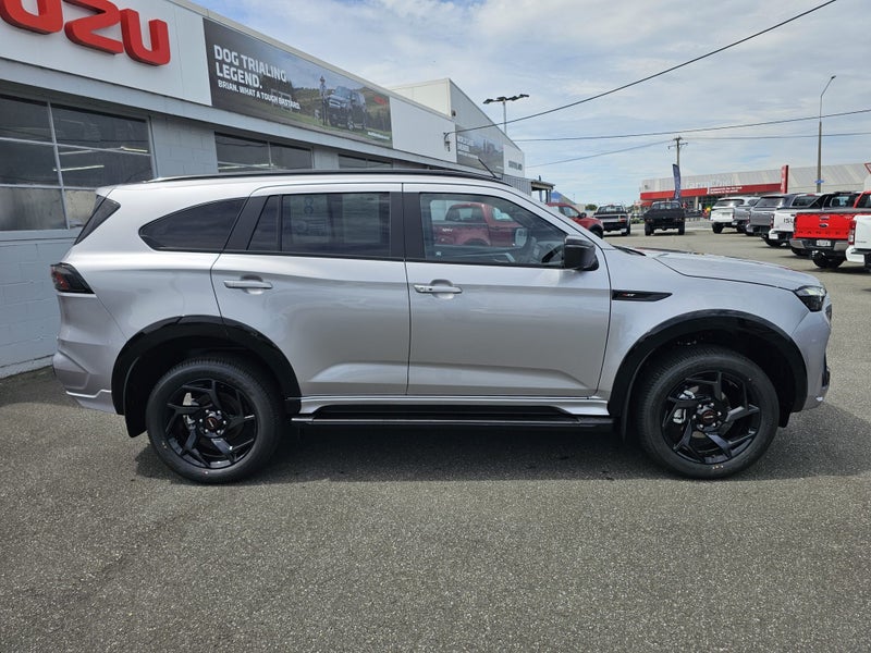 2026 Isuzu MU-X X-Terrain SUV 3.0D 4WD image 3