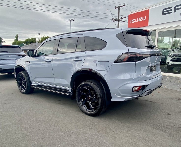 2026 Isuzu MU-X X-Terrain SUV 3.0D 4x4 6AT MY25 image 3