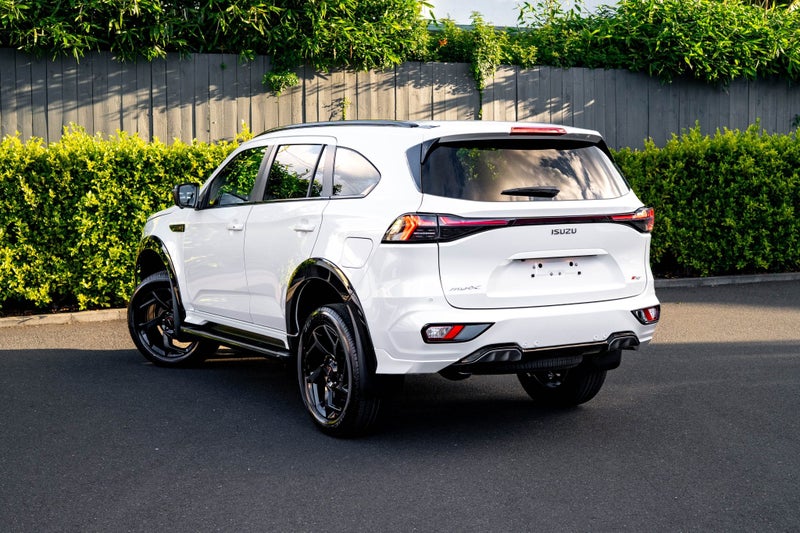 2026 Isuzu MU-X XT 4WD Auto image 3