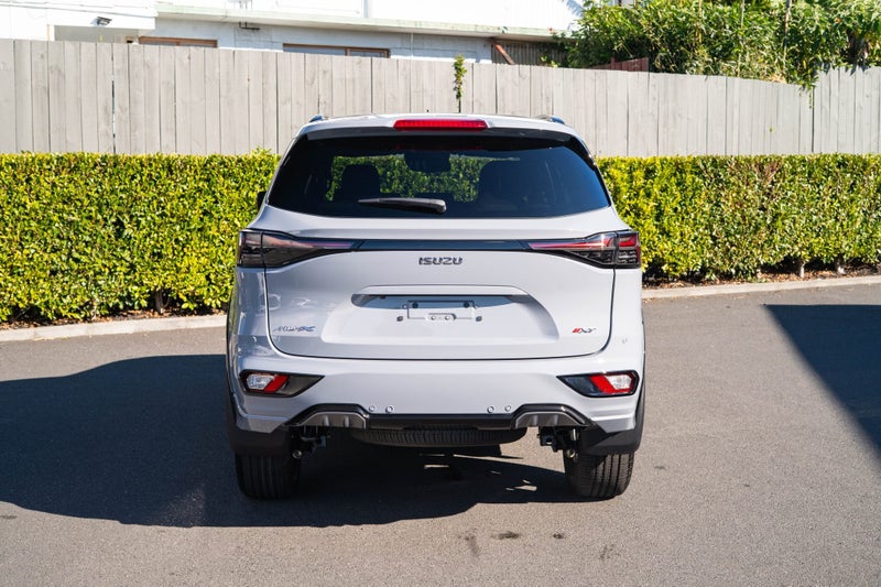 2026 Isuzu MU-X XT 4WD Auto image 5