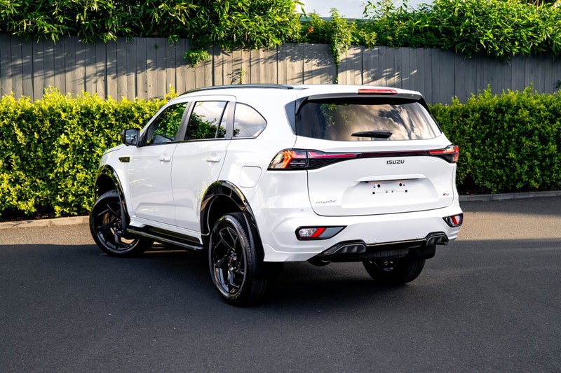 2026 Isuzu MU-X XT 4WD Auto image 3
