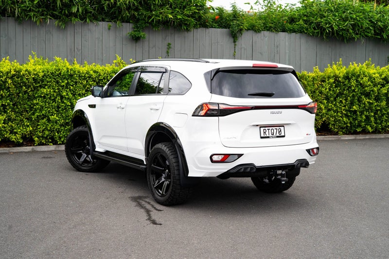 2026 Isuzu MU-X XT 4WD Auto image 3