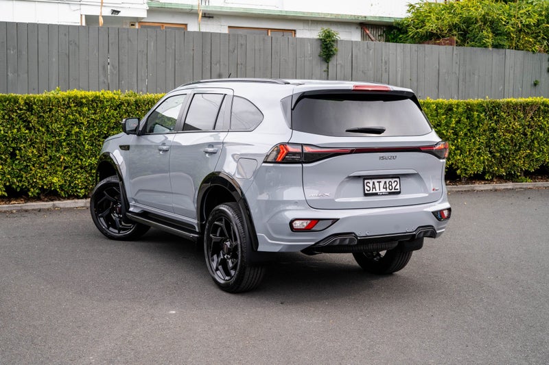 2026 Isuzu MU-X XT 4WD Auto image 3