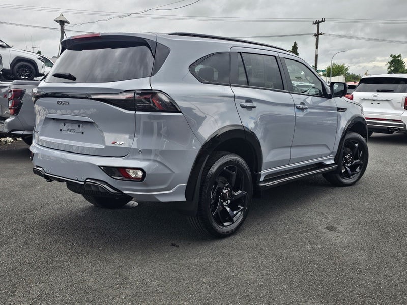 2026 Isuzu MU-X XT SUV image 3