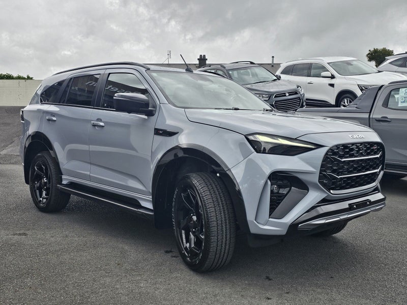 2026 Isuzu MU-X XT SUV image 4