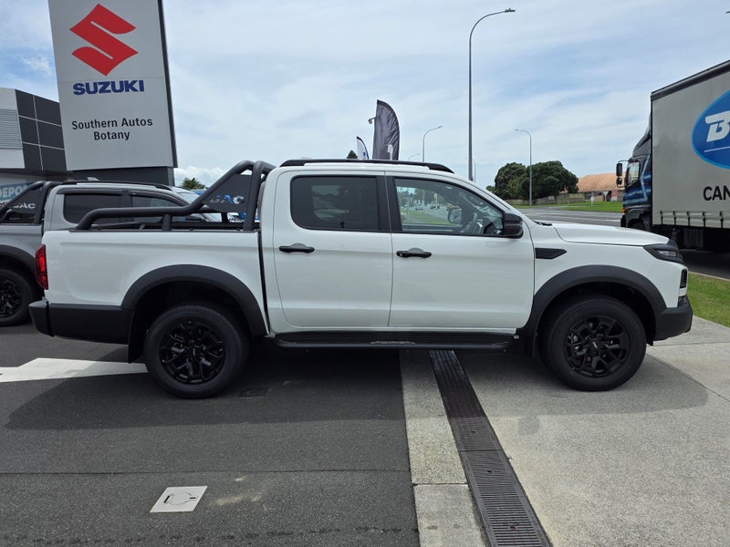 2026 JAC T9 Black Edition 4WD image 4