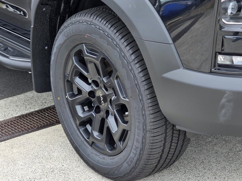 2026 JAC T9 Black Edition 4WD image 2