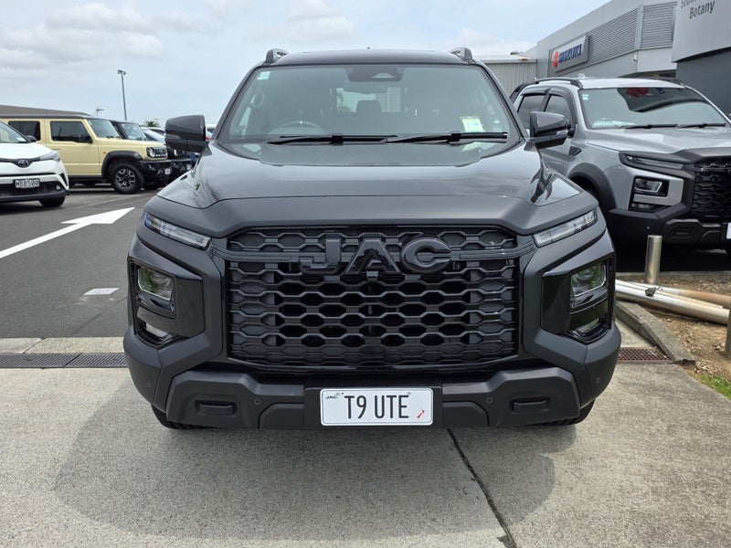 2026 JAC T9 Black Edition 4WD image 3