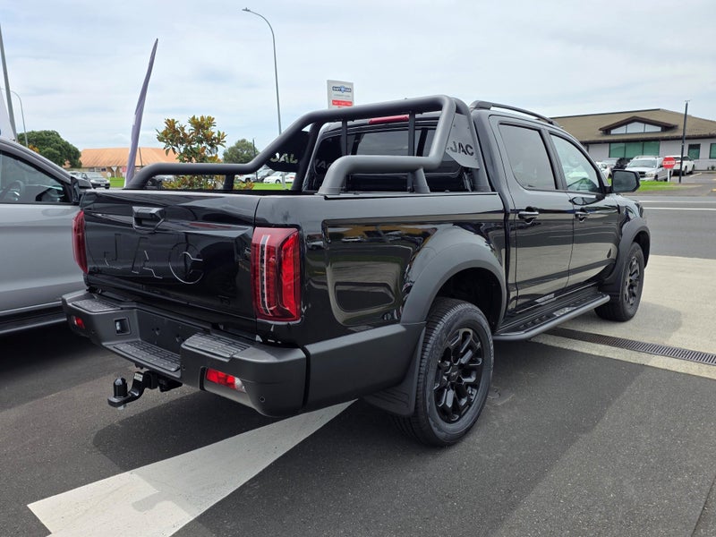 2026 JAC T9 Black Edition 4WD image 5