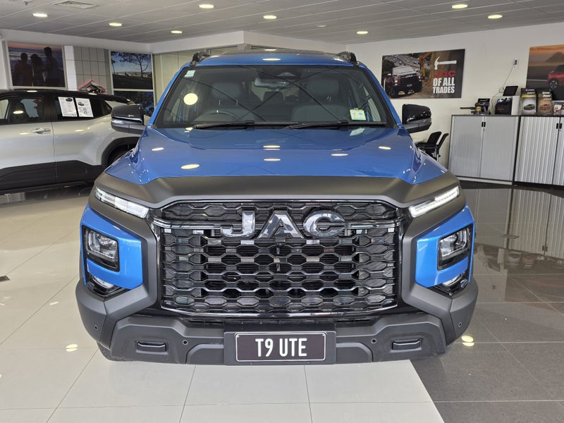 2026 JAC T9 Black Edition 4WD Auto image 2