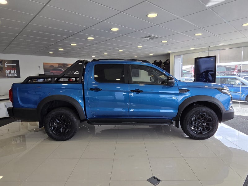 2026 JAC T9 Black Edition 4WD Auto image 3