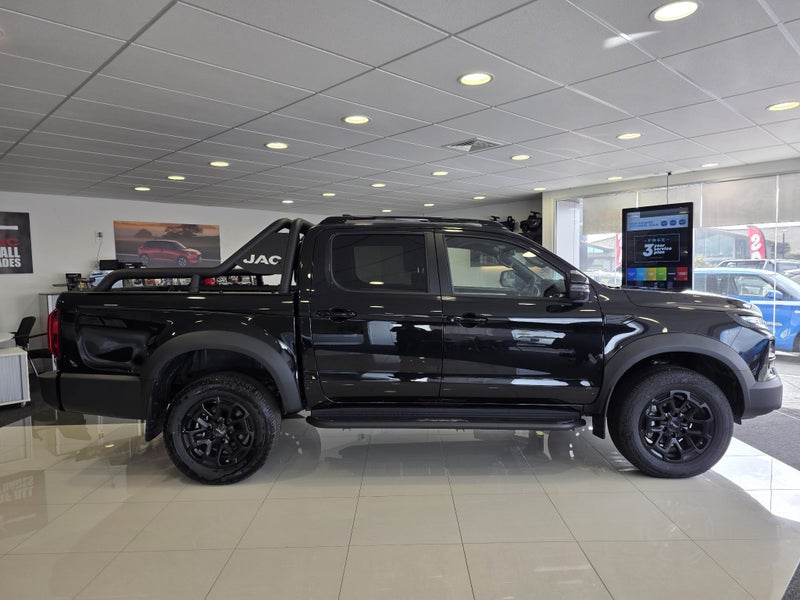 2026 JAC T9 Black Edition 4WD Auto image 3
