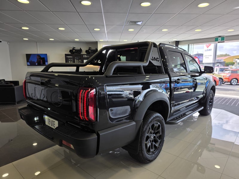 2026 JAC T9 Black Edition 4WD Auto image 4