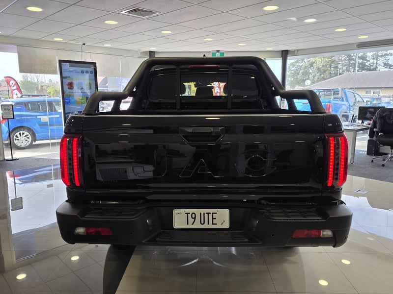 2026 JAC T9 Black Edition 4WD Auto image 5