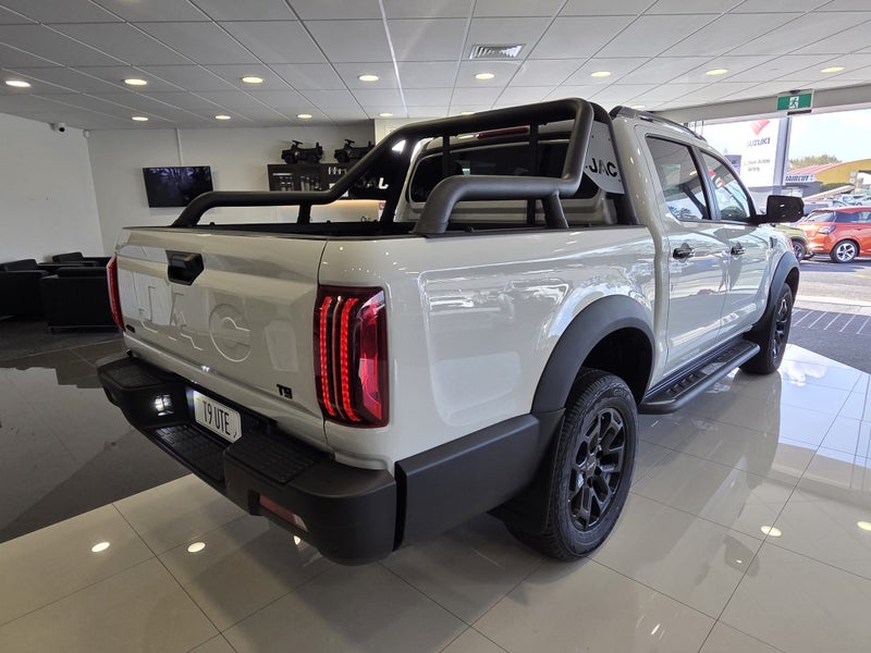 2026 JAC T9 Black Edition 4WD Auto image 4