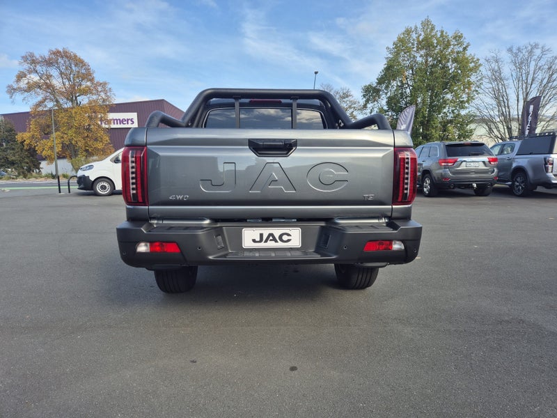 2026 JAC T9 Luxury image 3