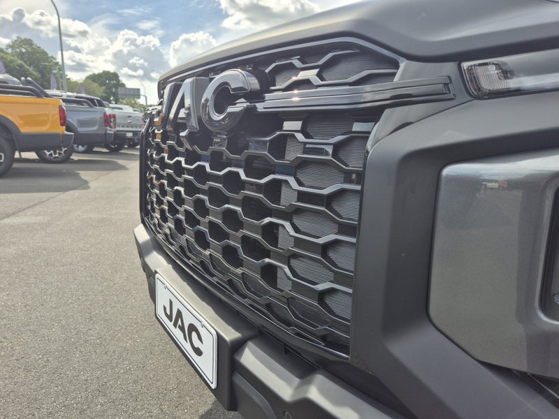 2026 JAC T9 Luxury image 2