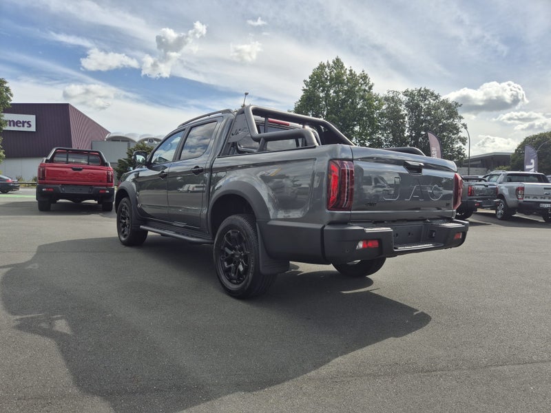 2026 JAC T9 Luxury image 5