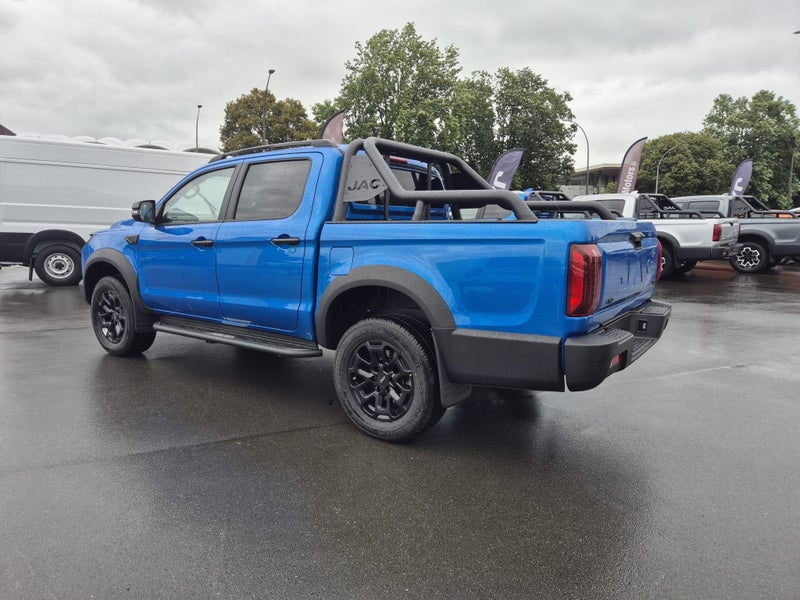 2026 JAC T9 Luxury image 2