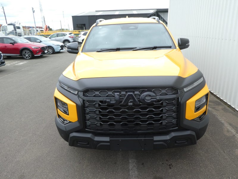 2026 JAC T9 Luxury 4X4 Auto Black Out image 2