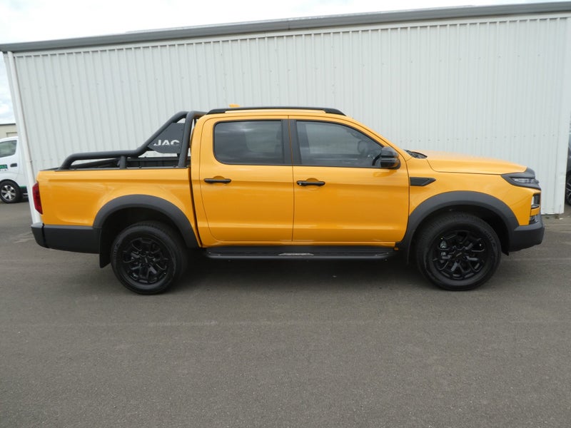 2026 JAC T9 Luxury 4X4 Auto Black Out image 4