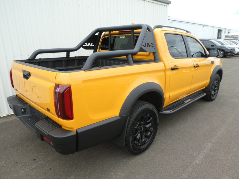 2026 JAC T9 Luxury 4X4 Auto Black Out image 5