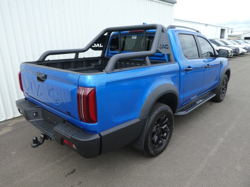 2026 JAC T9 Luxury 4X4 Auto Black Out image 5