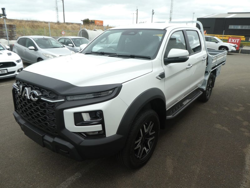 2026 JAC T9 Luxury 4X4 Auto - Cab Chassis Edition image 3
