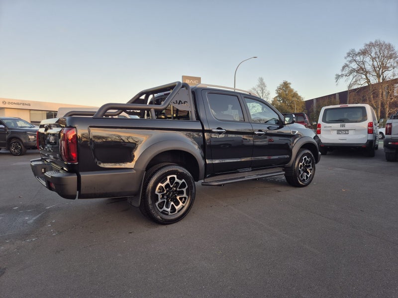 2026 JAC T9 Luxury image 4