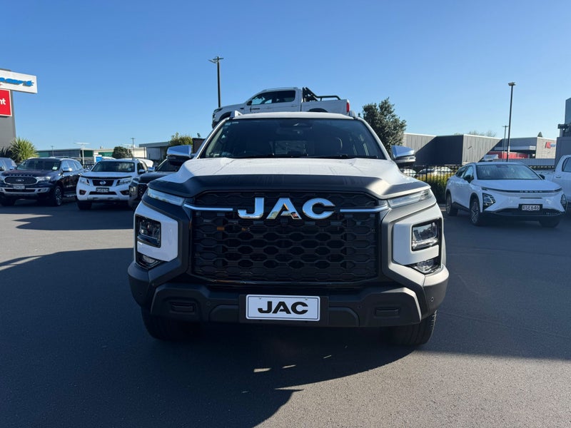 2026 JAC T9 Luxury image 2