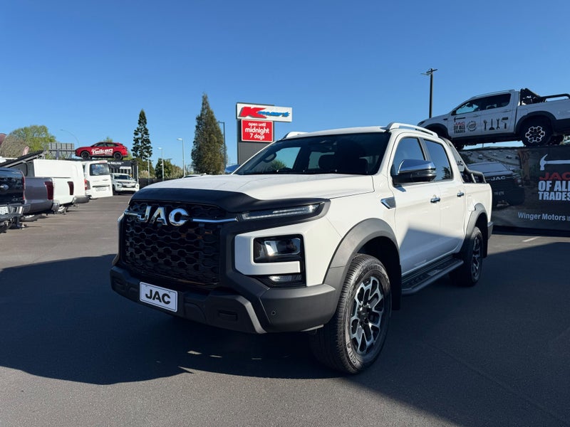 2026 JAC T9 Luxury image 3