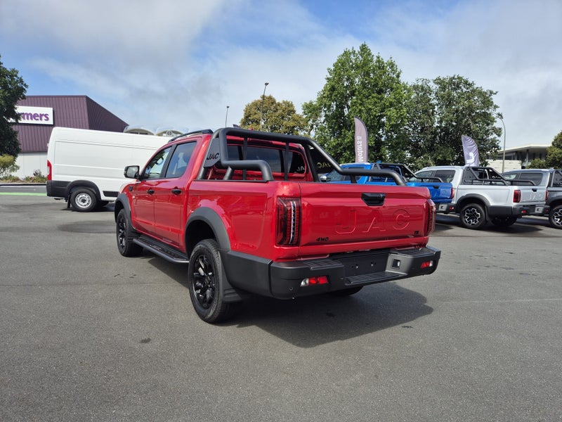 2026 JAC T9 Luxury image 5