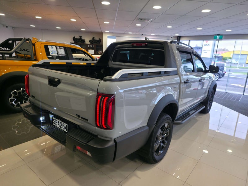 2026 JAC T9 PHEV AWD 2.0 TGDI image 4