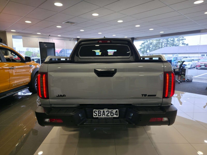 2026 JAC T9 PHEV AWD 2.0 TGDI image 5