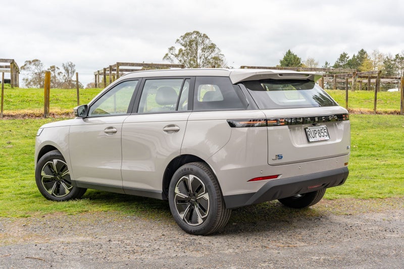 2026 Jaecoo J5 EV J5 Summit FWD image 2