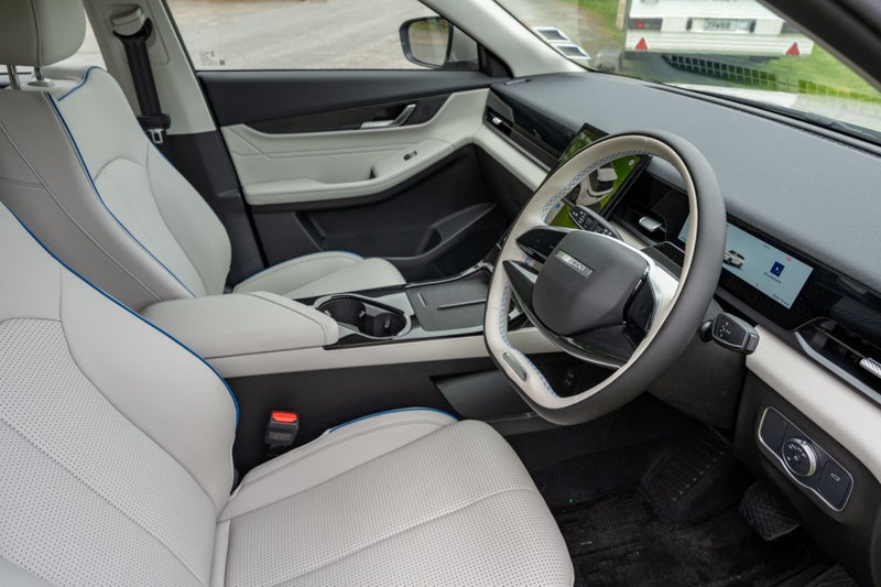 2026 Jaecoo J5 EV J5 Summit FWD image 3