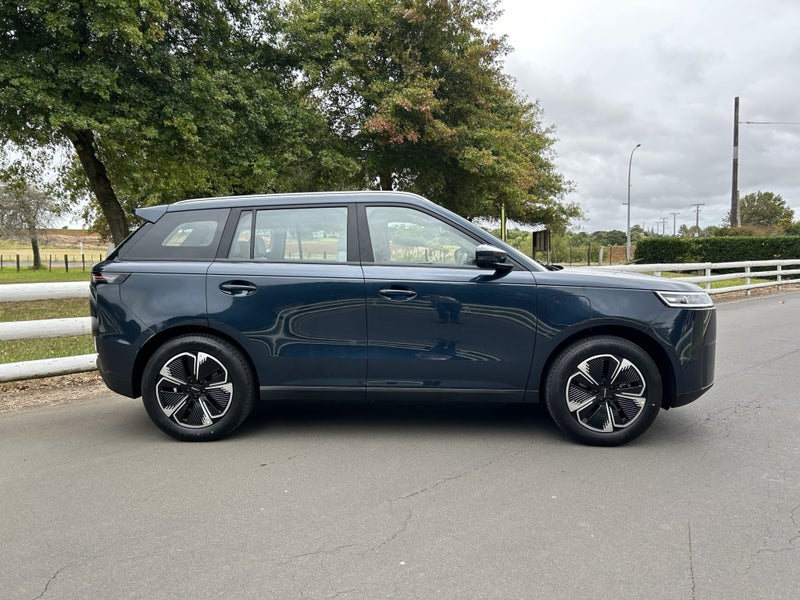 2026 Jaecoo J5 EV Summit FWD image 3