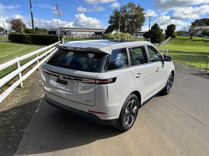 2026 Jaecoo J5 EV Summit FWD image 4