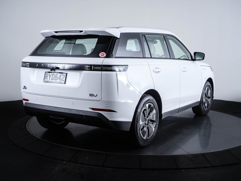 2026 Jaecoo J5 Summit 58.9kWh image 3