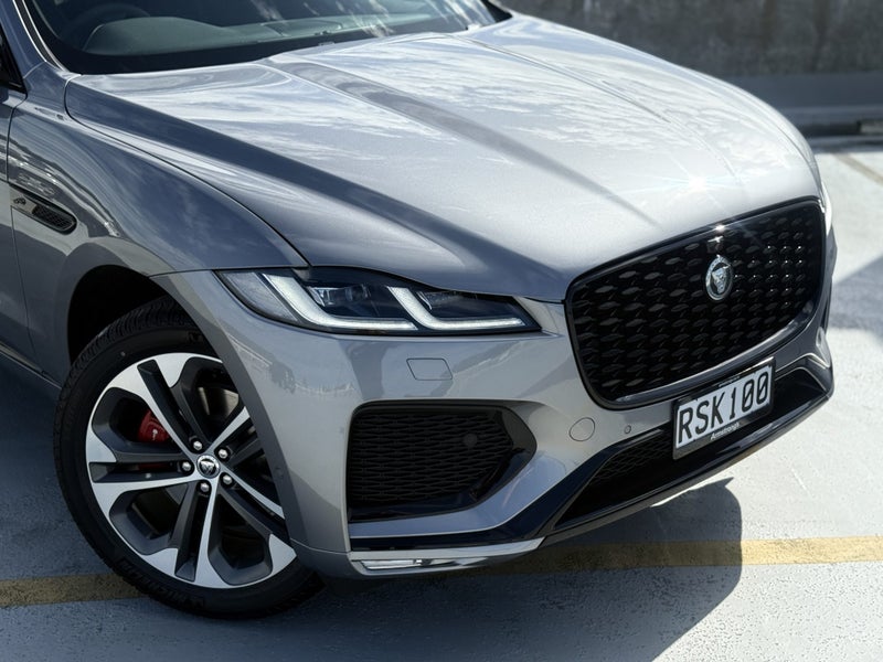 2026 Jaguar F-PACE P250 R-Dynamic SE image 2