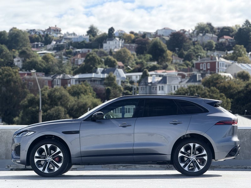 2026 Jaguar F-PACE P250 R-Dynamic SE image 3