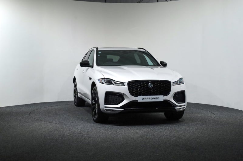 2026 Jaguar F-PACE P250 R-Dynamic SE image 2