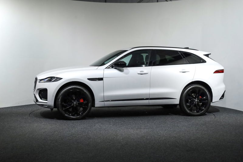 2026 Jaguar F-PACE P250 R-Dynamic SE image 4