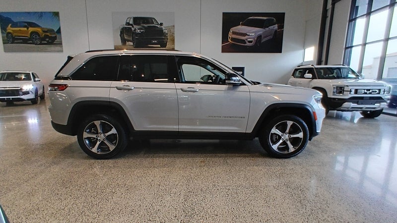 2026 Jeep Grand Cherokee Limited 5-Seat 3.6P image 2