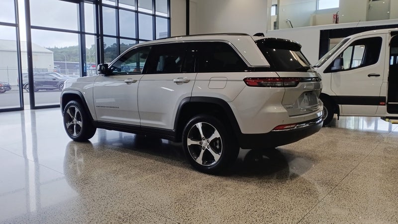 2026 Jeep Grand Cherokee Limited 5-Seat 3.6P image 4