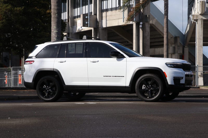 2026 Jeep Grand Cherokee Limited 5-Seat 3.6P (B... image 3