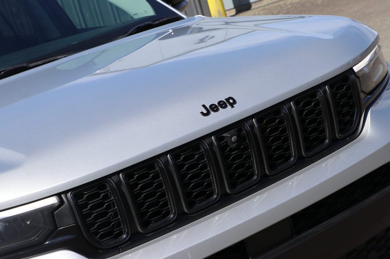 2026 Jeep Grand Cherokee Limited 5-Seat 3.6P (B... image 4