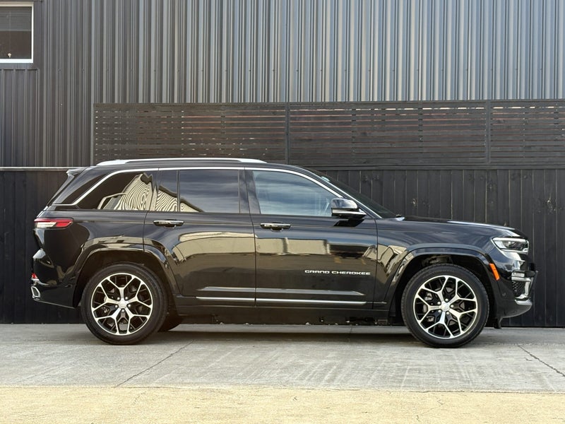 2026 Jeep Grand Cherokee Summit 4XE PHEV image 2
